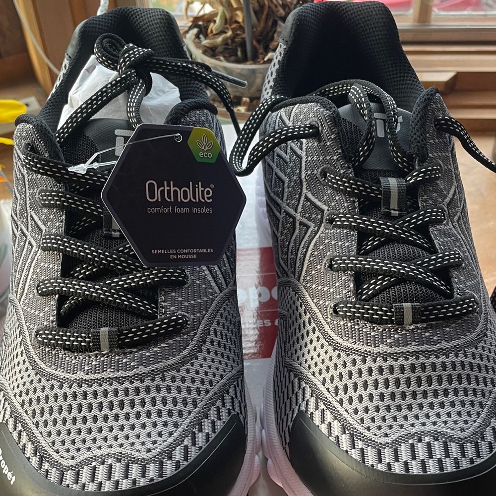 propet black and grey extra wide shoe